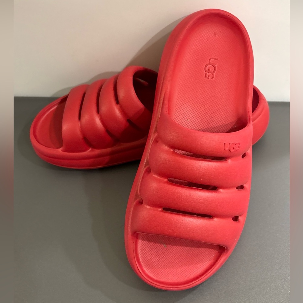 UGG Sport Yeah Samba Red Slide Sandals Size 8W Rubber (Unisex)